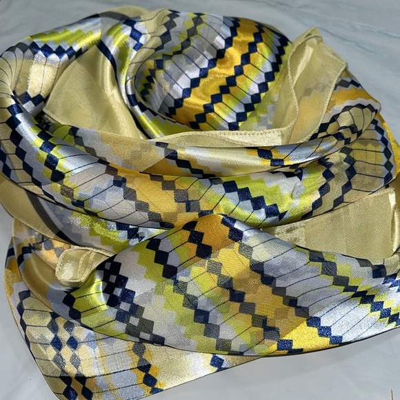 Vintage yellow white silky Big square scarf zig zag 70s print Mod, retro 39x39” - Picture 2 of 11